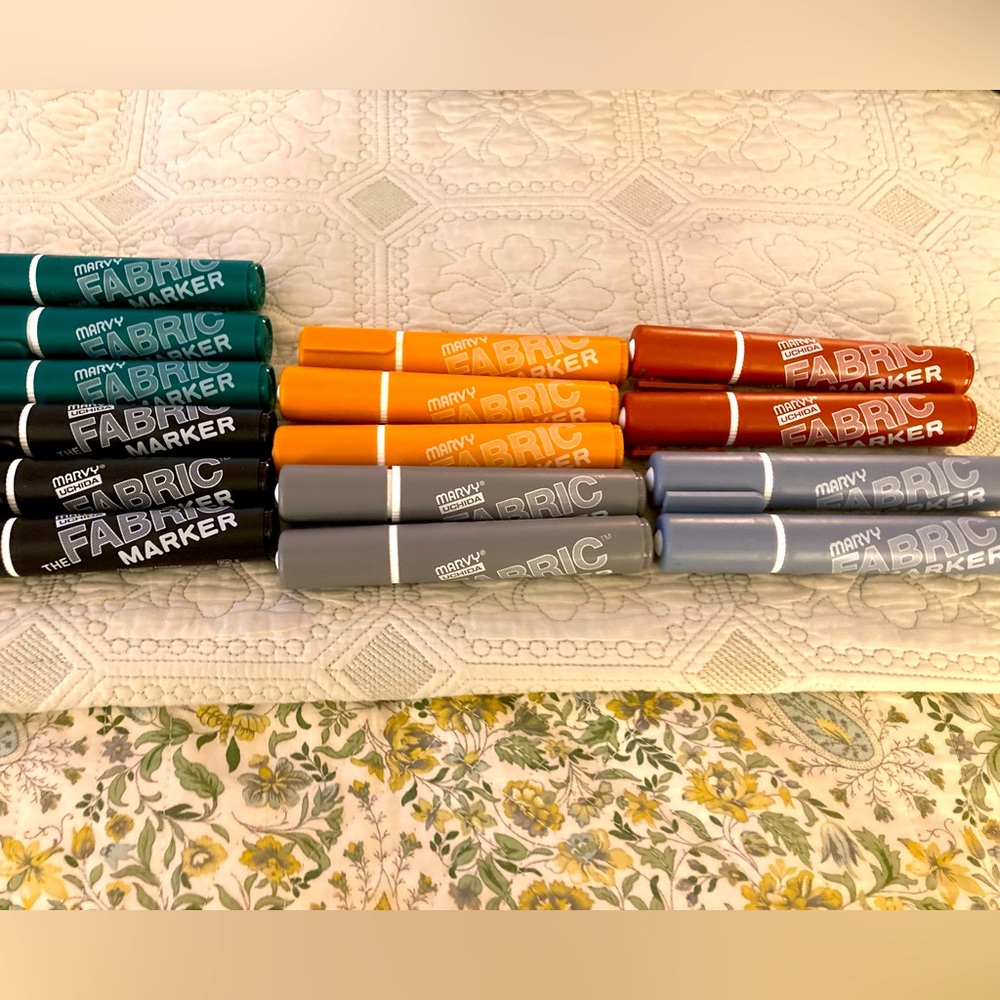 NEW 15 FABRIC MARKERS Writes Instantly No Ironing Permanent Ink Non Toxic 15/$25